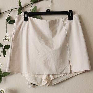 NWT - American Eagle Outfitters It Knit Cream Women's Skort - L
